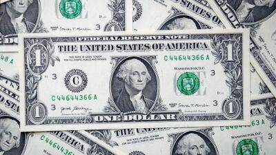 Стремительный рост доллара США: о каких рекордах известно