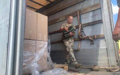Стальной фронт Ахметова передал бронежилеты защитникам Донецкой области