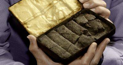 Ценой в 563 доллара: в Британии продали плитку шоколада 122-летней давности (фото)