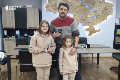 10-летняя девочка из Южного заработала и передала в фонд Притулы 31 тысячу гривен