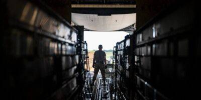 Пентагон показал подготовку военной помощи перед отправкой в Украину — фото