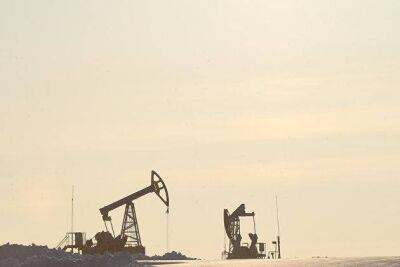 Фьючерсы на нефть Brent снизились до 90,04 доллара за баррель на опасениях за прос