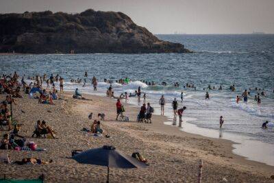 Самые загрязненные пластиком пляжи Израиля