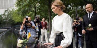 Вышитая блуза и особенный пояс. Елена Зеленская выбрала для визита в Мемориал 9/11 в Нью-Йорке наряд от украинских брендов