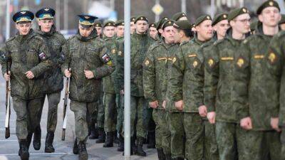 Недомобилизация россиян: враг пытается пополнить потери заключенными из Луганска и охранниками