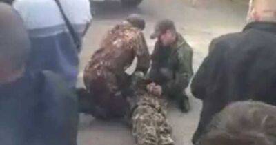 Еще не доехали — уже инсульт: россиянину "поплохело" по пути на войну в Украину (ВИДЕО)