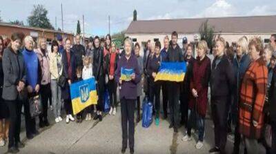 Жители Снегиревки вышли на акцию против псеврореферендума