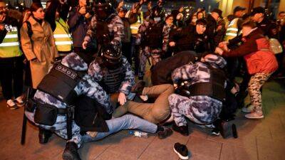 Журналиста SOTA арестовали на 8 суток. Он освещал протесты в Москве
