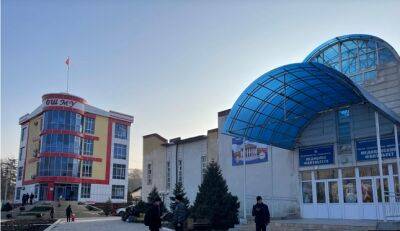 Таджикские студенты в Кыргызстане просят Душанбе помочь в их возвращении домой