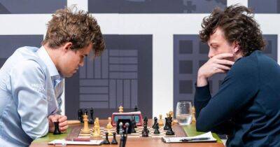 Шахматный скандал: чемпион мира Карлсен проиграл новичку и дважды сдался (видео)