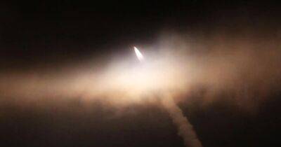 Более 10 "прилетов": российские войска ночью нанесли удар ракетами по Запорожью (видео)