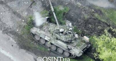 Очередные трофеи для ВСУ: армия РФ бросила два Т-90А при попытке контратаковать (видео)