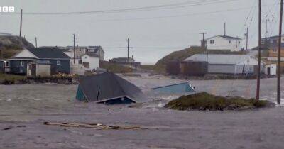 Дома смывает в море: Канаду накрыл мощный шторм Фиона (фото)