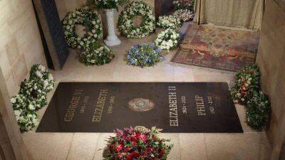 Королевская семья показала первое фото места захоронения Елизаветы II
