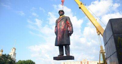 В Славянске памятник Ленину продали за 700 тыс грн (видео)