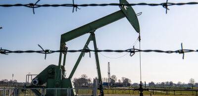 Чому світові ціни на нафту зараз падають