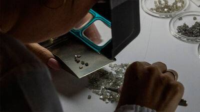 П'ять країн ЄС хочуть повністю заборонити імпорт російських алмазів — Reuters