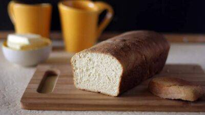 Проще не бывает: рецепт обычного домашнего хлеба в духовке