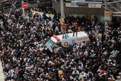 В Умане праздник Рош Хашан отмечает более 20 тысяч израильских хасидов