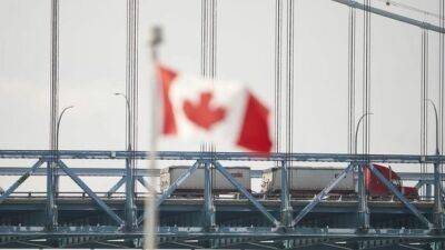 Канада объявила об отмене пограничных ограничений COVID