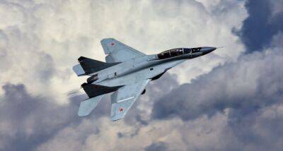 В разных частях Крыма фиксируют активность вражеских самолетов
