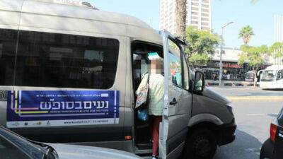 В Тель-Авиве в женщину с ребенком бросили бутылку при посадке в субботний автобус