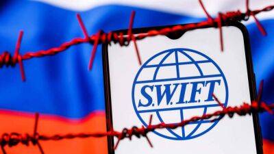 ЕС обсуждает отключение от SWIFT еще четырех российских банков