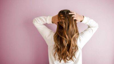 5 способов, как отмыть пятна от краски для волос из кожи