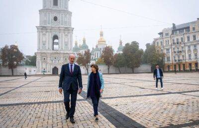 Глава МИД франции находится с рабочим визитом в Киеве