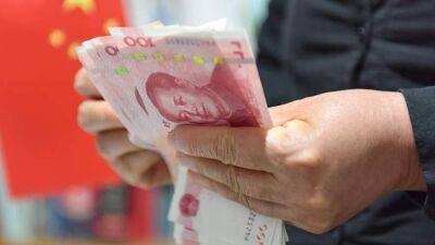 Политика ФРС США по ставкам повлияла на снижение курса юаня