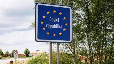 На границе между Чехией и Словакией возобновят проверки