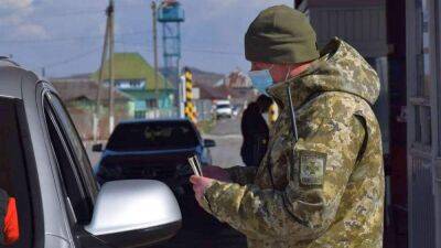 В Украине изменили правила пересечения границы для мужчин: что нового