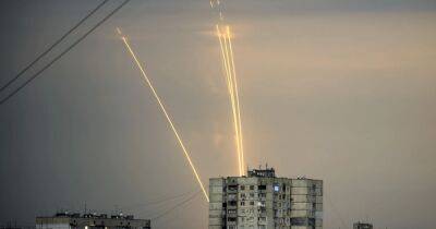 ВС РФ обстреляли Харьков ракетами из ЗРК С-300: в некоторых районах пропал свет (фото)