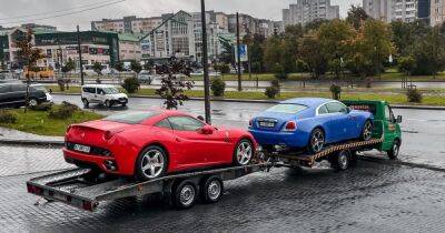 В Украине заметили автовозы с элитными авто стоимостью свыше миллиона долларов (фото)