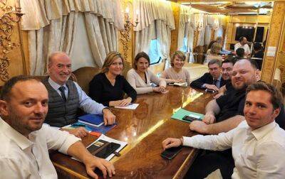В Киев прибыла парламентская делегация из Франции