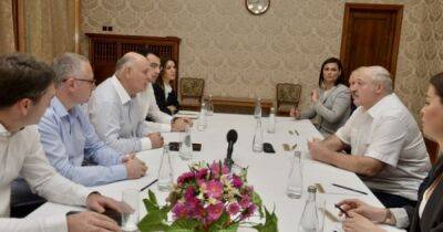 Лукашенко после посещения Путина уехал в оккупированную россиянами Абхазию