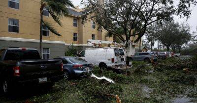 "Историческое событие": на Флориду обрушился ураган "Иан", принеся большие разрушения (фото)