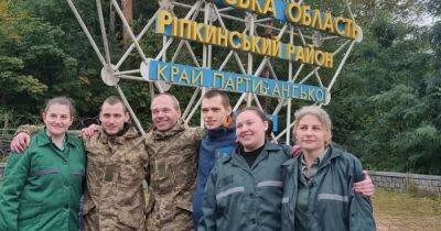 Украина освободила из плена четверых морских пехотинцев и двух гражданских (ВИДЕО)