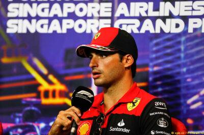Карлос Сайнс рассчитывает опередить Red Bull в Сингапуре