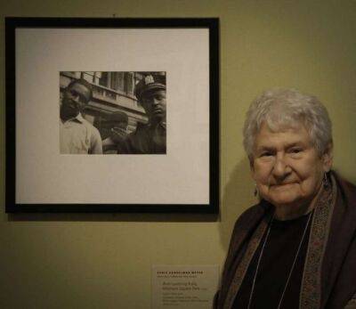 У віці 102 років померла вуличний нью-йоркський фотограф Соня Хандельман Мейєр