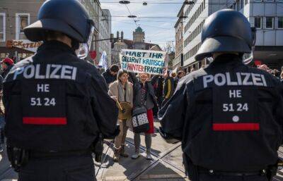 В Германии на демонстрации против поставок оружия Украине произошли столкновения