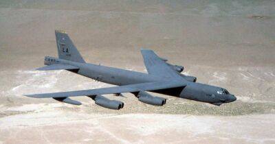 Способный нести ядерное оружие: в Польшу прибыл американский бомбардировщик B-52