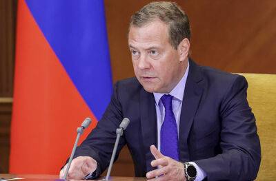 Медведев предупредил Европу о последствиях введения потолка цены на российский газ