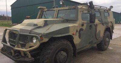 Бронемобиль "Тигр" за €300 000: военные РФ продают военную технику в интернете