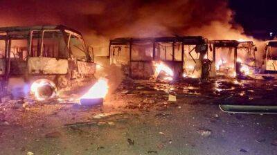Удары по Днепру: есть погибший и раненые, горит полсотни автобусов
