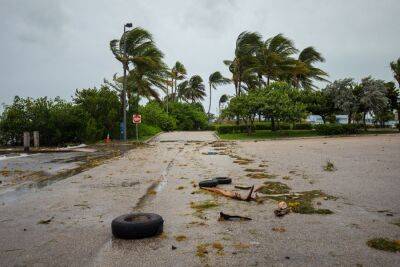 Ураган во Флориде - погибли сотни, целый остров отрезан от побережья