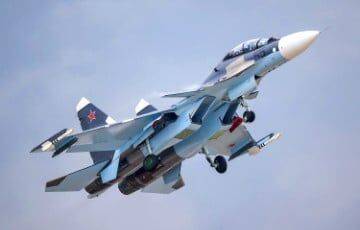 Кремль перебросил Су-30 на аэродром в Барановичи: американские эксперты оценили вероятность вторжения из Беларуси