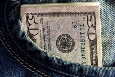 Нацбанк увеличил ежемесячный лимит на покупку валюты для размещения на депозитах
