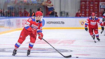 Дикарям не место на льду: Россию и Беларусь не допустили в ЧМ по хоккею