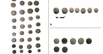 Ученые обнаружили древнегреческую настольную игру в виде каменных сфер (фото)